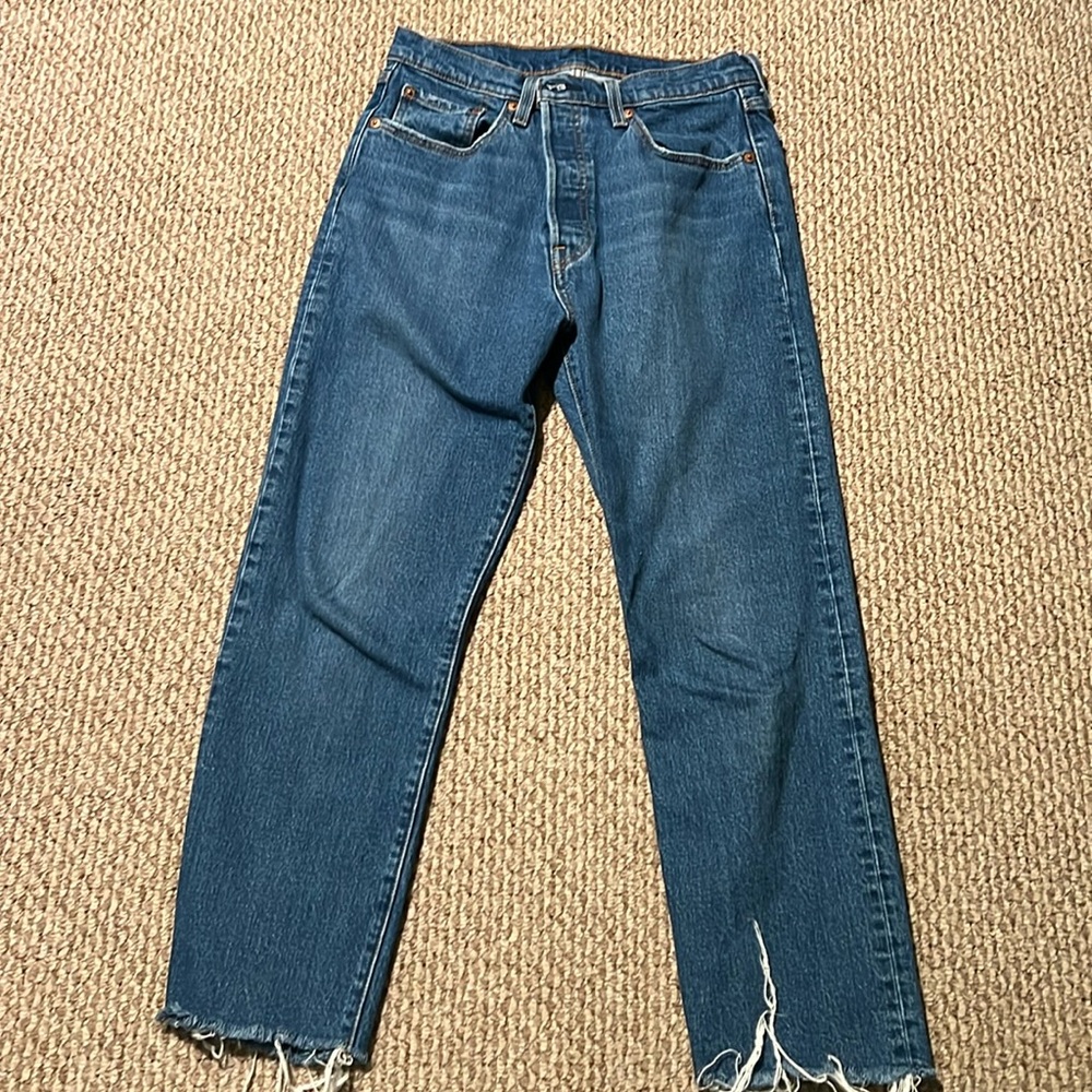 dark/medium wash classic 501 levi’s